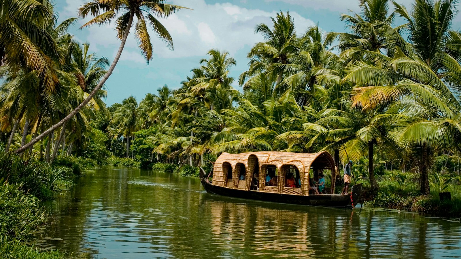 Kerala Backwaters & Hill Stations